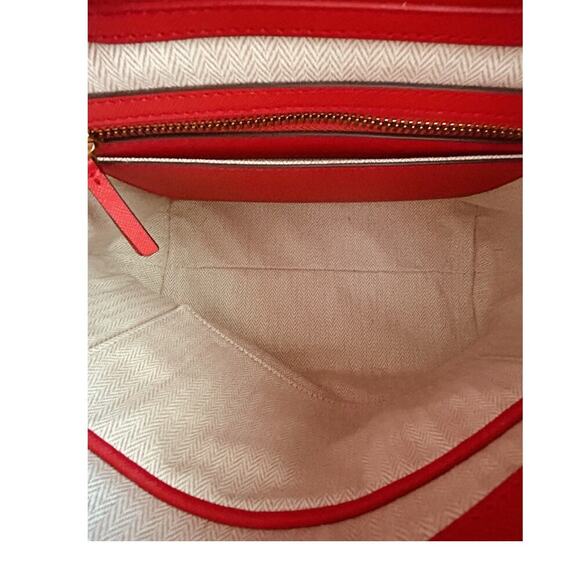 NWT Tory Burch Emerson Bucket Bag Red Saffiano Leather Bearberry Crossbody - Picture 4 of 16